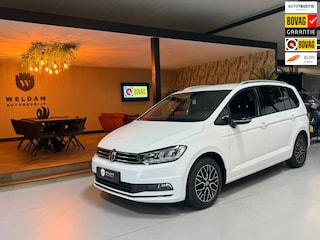 Volkswagen Touran 1.5 TSI United Garantie Trekhaak Xenon Acc Navi Stoelverwarming Rijklaar