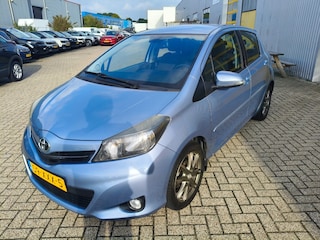 Toyota Yaris 1.3 VVT-i Dynamic AUT! 1e Eig! Camera! Lm Velgen! VERWACHT!!