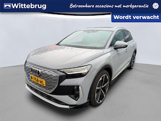 Audi Q4 50 quattro 300pk S Edition 77 kWh / Zwart Leder / S-Line / Panoramadak / Navigatie / 21"LM Velgen / Camera / LED verlichting trans