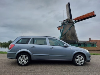 Opel Astra Wagon 1.6 Essentia. AIRCO, CRUISE CONTROLE, TREKAHAAK, DAKDRAGERS!