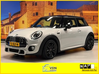 Mini Mini/Cabrio/Clubman/Countryman 1.5 Chili Serious Business JCW Automaat Navi LED PDC