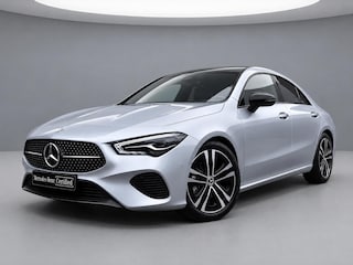 Mercedes-Benz CLA 180 Star Edition Luxury | Night Pakket | Panoramadak | Apple CarPlay | Android Auto | Sfeerverlichting | Stoelverwarming | Parkeersensoren | Achteruitrijcamera | Elektrisch Inklapbare Buitenspiegels