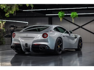 Ferrari F12 6.3 Btw auto, (€ 235.495,87 Ex B.T.W) Argento Nurburgring ,PPF Dealer onderhouden / Lift