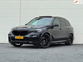 BMW X5 XDrive45e High Exe M-Sport Skylounge HK Softclose Panorama dak Stoelventilatie Stoelverwarming Camera Garantie 22 inch