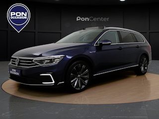 Volkswagen Passat Variant 1.4 TSI PHEV GTE | Pano Dak | Trekhaak | Camera | ACC | Elek. Achterklep | Stuur-/Stoelverwarming | Matrix LED | 18'' |