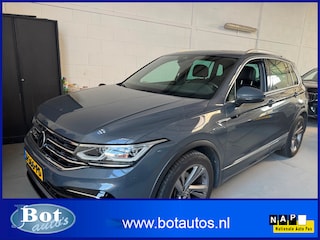 Volkswagen Tiguan 1.5 TSI R-Line Business+ ECC / CRUISE / NAVI / SENSOREN V+A / TREKHAAK / EL. KANTELDAK / LEDER / LMV / TOPSTAAT