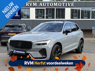 Volvo XC60 2.0 T8 Plug-in hybrid AWD Plus Black Edition VAN 58.900:,- VOOR:54.877,- UW HERFSTVOORDEEL: 4.023,-| UNIEK!| VAPOUR GREY| ELEKTRISCHE TREKHAAK| PANO| HK AUDIO| MEMORY STOELEN| HUD| 360 CAMERA| VOL OPTIES!|