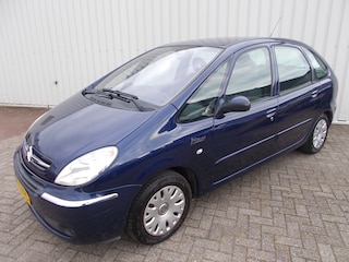 Citroën Xsara Picasso 2.0i-16V Caractère Automaat ( APK 19-03-2027 )