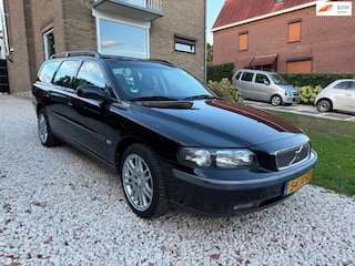 Volvo V70 2.4 T AWD 7-Persoons/Nwe Distributie&APK.
