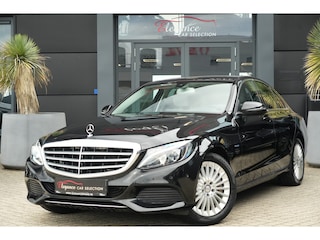Mercedes-Benz C-klasse 350 e Lease Edition | 279PK | Navi | Trekhaak | AIRMATIC | Camera | Mercedes-Benz C-Klasse 350 e Lease Edition 279 PK Plug-in Hybrid met 2.0 viercilinder, navigatie, afneembare trekhaak, AIRMATIC luchtvering, achteruitrijcamera, stoelverwarming, 17-inch licht
