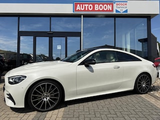 Mercedes-Benz E-klasse Coupé 200 AMG NIGHT/PANO/BURM./HUD/MEMORY/20''AMG/SFEER/ WIDESCREEN/SOFTCLOSE/APPCARPLAY/P-CAM360/MATRIXLED/LEER/CLIMA/2XKEYLESS/S&S/SPORTZETELS - 2 EIG./NL AUTO/KM = NAP