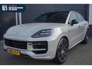 Porsche Cayenne 3.0 E-Hybrid | Sportchrono | HUD | LED Matrix | Luchtvering | Wegkl. Trehkaak | 360 Camera | Adaptive CC