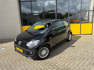 Volkswagen Up 1.0 high up! Airco & 4 seizoenenbanden