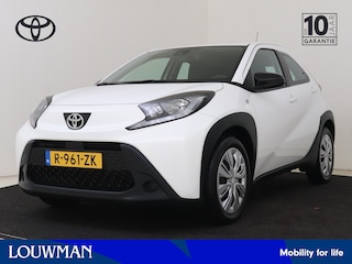 Toyota Aygo 1.0 VVT-i MT Play | Dealer onderhouden | Apple CarPlay/Android Auto | Cruise Control Adaptive | Achteruitrijcamera | Airco | Bluetooth | Elektrische ramen voor | Elektrisch verstelbare buitenspiegels |