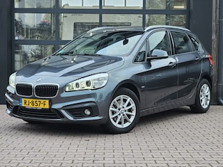 BMW 2-serie Tourer 218i Corporate Lease High Executive | Automaat | LED | Navi | Stoelverwarming | Elek. achterklep | Leder | Sportstoelen | HUD | Cruise | All-seasons |