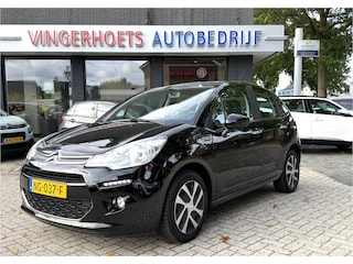 Citroën C3 1.2 Benzine Luxe Sportieve Selection * Navigatie * Climate & Cruise Control * Bleutooth * Vierseizoenenbanden * Armsteun * Led Dagrij Verlichting * Vingerhoets; Vierde Generatie Eersteklas Service. Al meer dan 100 jaar een begrip in de Brabantse Kempen