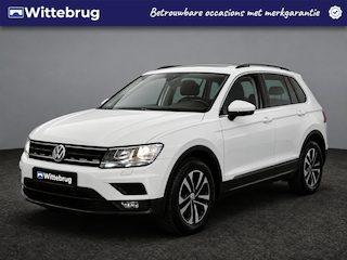 Volkswagen Tiguan 1.5 TSI ACT Comfortline Business / Pano / Parkeersensoren voor en achter / Navi / Adaptive Cruise Control / App-Connect