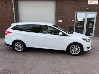 Ford Focus Wagon 1.0 Titanium Edition|AIRCO|NIEUWE APK|NAVI