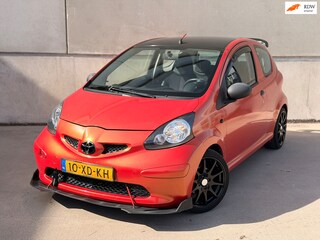 Toyota Aygo 1.0-12V Leder/alca 16'' Wrap Spoiler Verlaagd