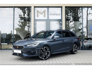 Cupra Leon 1.4 e-Hybrid VZ 245PK Aut. | Adrenaline | 19" LM Velgen | F1 Sportstuur | Wegklapbare Trekhaak | Achteruitrijcamera | Navi incl. Apple Carplay | Stoel & Stuurwielverwarming | Full LED | Adaptive Cruise Control |