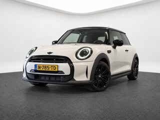Mini Cooper 3-Deurs 1.5 Business Edition (LED, STOELVERWARMING, NAVI, 17 INCH)