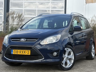 Ford C-MAX 1.6 Trend 105pk | 7-persoons | Airco | Bluetooth | Cruise control | Isofix bevestiging voor kinderzitjes | Navigatiesysteem | Parkeersensor achter | Trekhaak | Zeer nette auto!