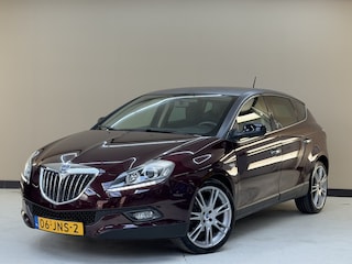 Lancia Delta 1.4-16V Oro, 120Pk, 2009, Origineel Nederlands, Parkeersensoren, 18" velgen, Cruise control, Climate control, LED dagrijverlichting,