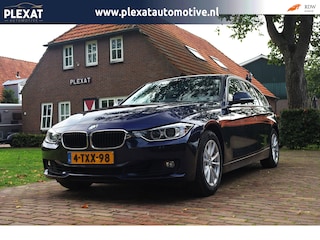 BMW 3-serie Touring 320i High Executive Aut. | Stoelverwarming | Xenon | M-Stuurwiel | Lederen Interieur | All-Season | PDC |