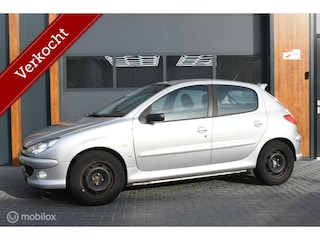 Peugeot 206 1.6-16V Griffe NAP APK geldig tot 02-2027