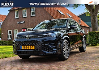 Volkswagen Tiguan 1.5 eTSI R Edition DSG. | R-Line | Massage Stoelen | Panorama | IQ Light | Dodehoekbewaking | Elek. Klep | NAP