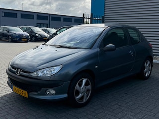 Peugeot 206 1.6-16V Gentry