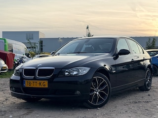 BMW 318i Business Line/ AUTOMAAT/ DAKJE