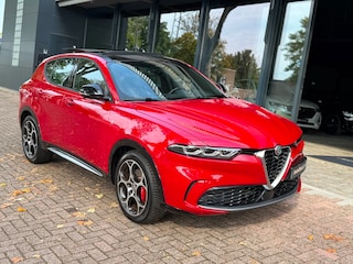 Alfa Romeo Tonale 1.5T Hybrid Ti|Pano|Nav|Alfa Rood|Trekhaak|1e Eigenaar|Nieuwstaat