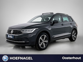 Volkswagen Tiguan 1.5 TSI Life Automaat | Adaptive Cruise | Stoelverwarming | CarPlay | Camera | Parkeersensoren | Panoramadak