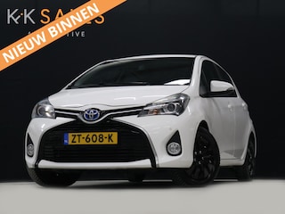 Toyota Yaris 1.5 Hybrid Trend [CRUISE CONTROL, ACHTERUITRIJCAMERA, PDC V+A, NAVIGATIE, CLIMATE CONTROL, LEDERENSTUUR, BLUETOOTH, LED, NIEUWSTAAT]