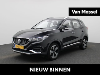 MG ZS EV Luxury 45 kWh | Automaat | Panoramadak | Leder | Navigatie | Airco | Achteruitrijcamera | Apple Carplay / Android Auto | Stoelverwarming | Lichtmetalen Velgen | Trekhaak