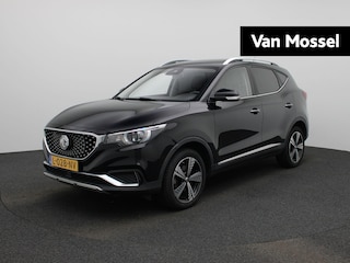MG ZS EV Luxury 45 kWh | Automaat | Panoramadak | Leder | Navigatie | Airco | Achteruitrijcamera | Apple Carplay / Android Auto | Stoelverwarming | Lichtmetalen Velgen |