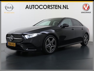 Mercedes-Benz A-klasse Sedan 180 Automaat AMG Line Night Premium Stoelverwarming Camera Apple Carplay Android Auto Navi Ecc Keyless-go Pdc Cruise Control Regensensor Privacy Glas Led-High Performance Isofix Bluetooth DAB 1e Eigenaar Origineel Nederlandse Auto