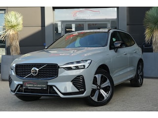 Volvo XC60 2.0 T6 Plug-in hybrid AWD Plus Dark | 350 PK | Pano | 360° camera | HarmanKardon | Navigatie | Stoelverwarming | Volvo XC60 2.0 T6 Plug-in hybrid AWD Plus Dark met 349 PK, 2.0-liter 4-cilinder plug-in hybride benzinemotor, panoramadak, lederen/stof bekleding, navigatiesysteem, 360° camera, adaptieve cru