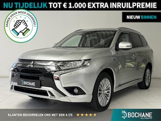 Mitsubishi Outlander 2.4 PHEV Intense | Trekhaak | Navigatie | Camera | Stoelverwarming | Climate Control |