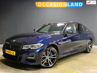 BMW 330e eDrive Edition M-Sport|KANTELDAK|SFEER|HUD|CARPLAY|PDC|LED|CRUISE|LEDER|STOELV|CAMERA|BLUETOOTH|19INCH|