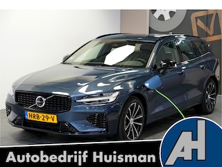 Volvo V60 2.0 T6 AWD 293kW/399pk Aut8 Plug-in hybrid Plus Dark HARMAN/KARDON + EL.TREKHAAK + 360 CAMERA + ADAPT.CRUISE + STOEL-&STUURVERWARMING + BLIS + LANE ASSIST + SPORTSTOELEN + PD-GLASS + EL.STOELEN MET MEMORY + BLACKLINE + PARKSENSOREN V&A + 18" LM-VELGEN!