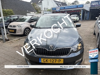 Skoda Fabia Combi 1.2 TSI First Edition Ambition Mooie complete auto cruise controle, digi airco en Trekhaak