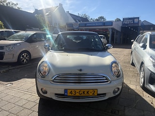 Mini Cooper 3-Deurs 1.6 Chili Super complete en strakke, mooie Mini Cooper!! Origineel navigatie, Digi airco,  cruise controle, ledere bekleding