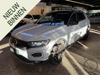 Volkswagen T-Roc 1.5 TSI Sport | DSG | Camera | Led | Adaptive | Virtual Cockpit | Trekhaak |