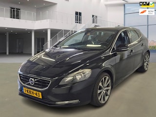 Volvo V40 1.6 T3 Momentum AIRCO CRUISE NAVI PDC TREKHAAK