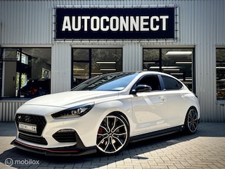 Hyundai i30 Fastback 2.0 T-GDI. PANO, NAVI, CAMERA, XENON