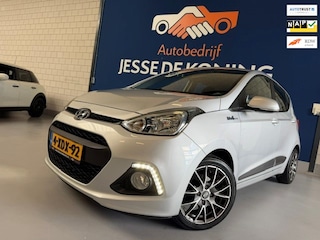 Hyundai i10 1.0i i-Motion Premium /bj.2014 / kleur: grijs / NAP met 142036 km./ APK 09/2027 / climate / sportvelgen / bellen / etc