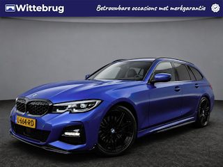 BMW 3-serie Touring 330i High Executive / Pano / Navigatie / App connect / Dodehoek herkenning / Lichtmetaal 19 inch /