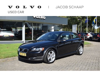 Volvo C30 2.4i 170PK Momentum | Trekhaak | Cruise | Stoel Verwarming | Leder | 17'' |